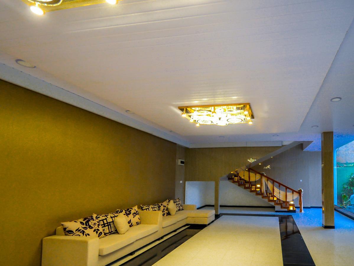 באדולה Capitalcity Hotel מראה חיצוני תמונה