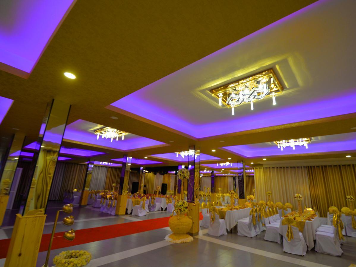 באדולה Capitalcity Hotel מראה חיצוני תמונה