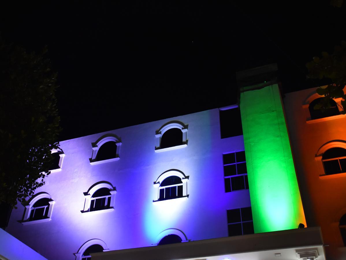באדולה Capitalcity Hotel מראה חיצוני תמונה