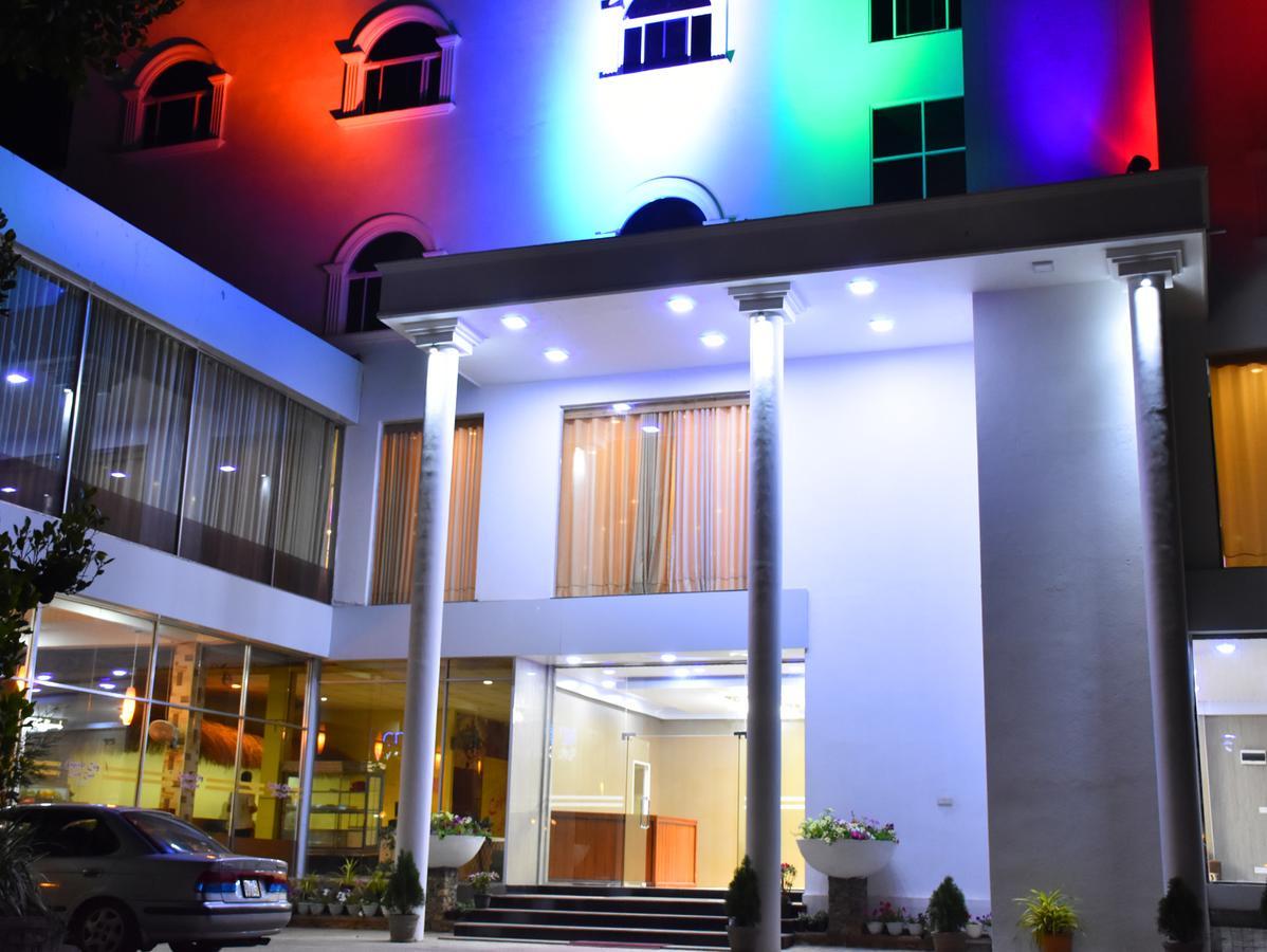באדולה Capitalcity Hotel מראה חיצוני תמונה