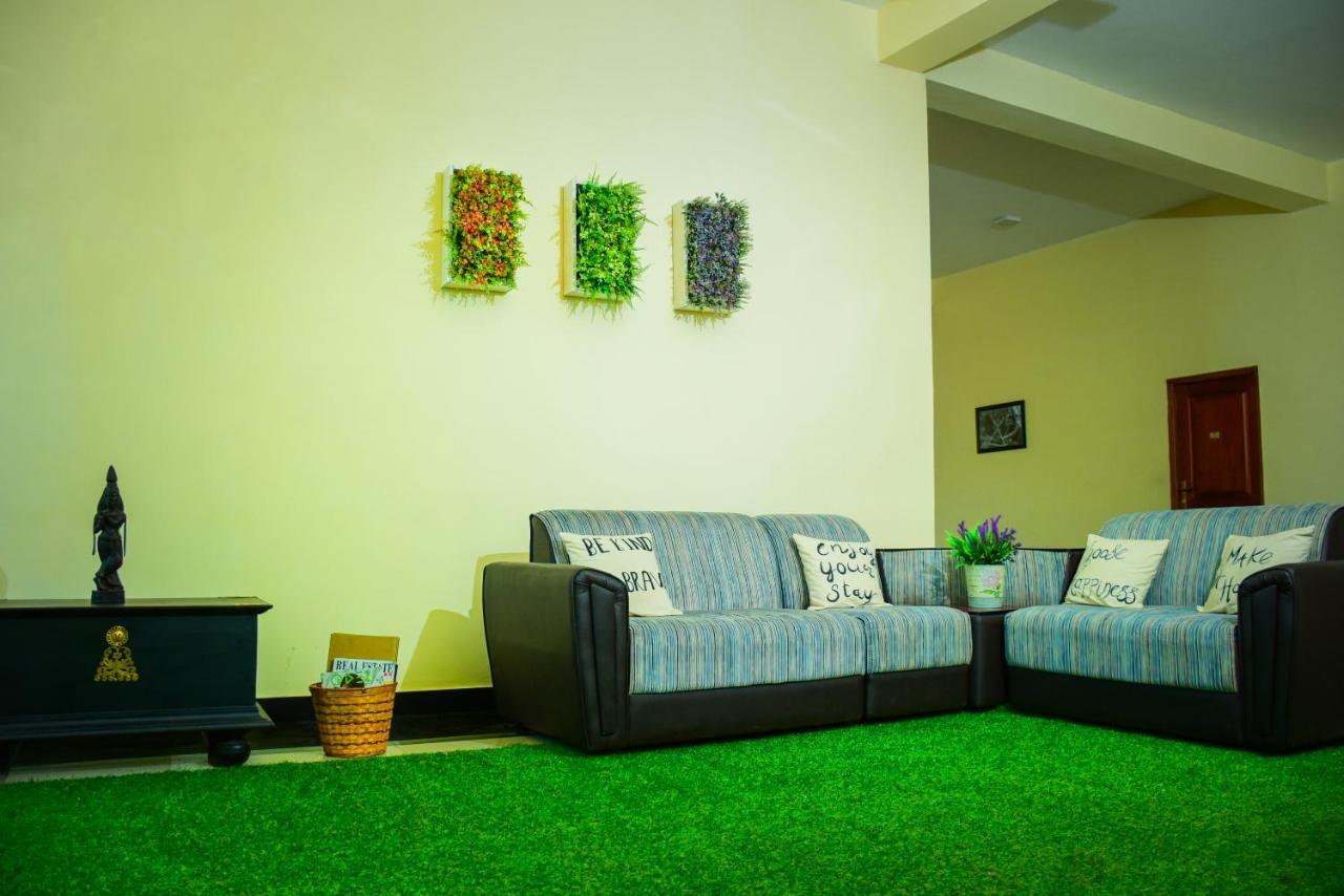 באדולה Capitalcity Hotel מראה חיצוני תמונה