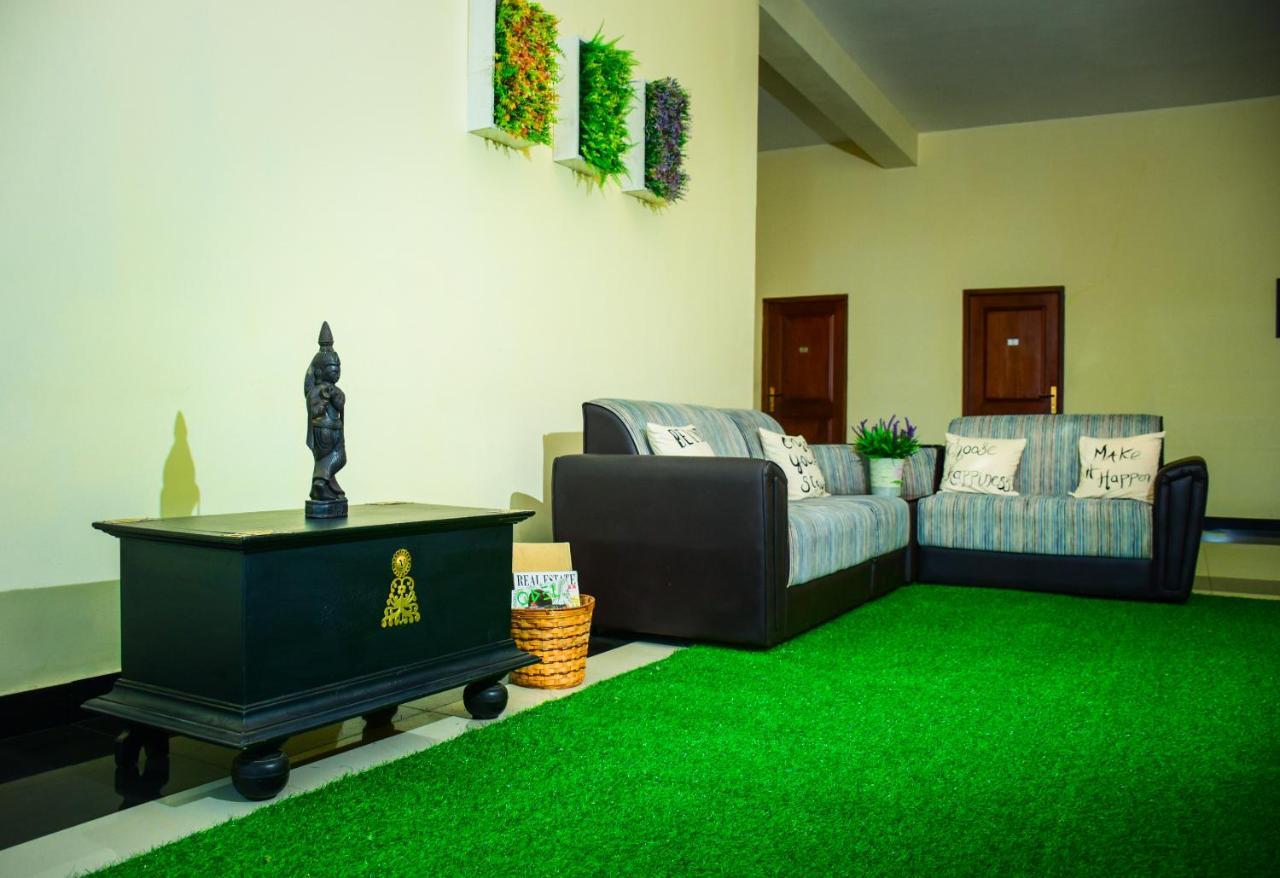 באדולה Capitalcity Hotel מראה חיצוני תמונה